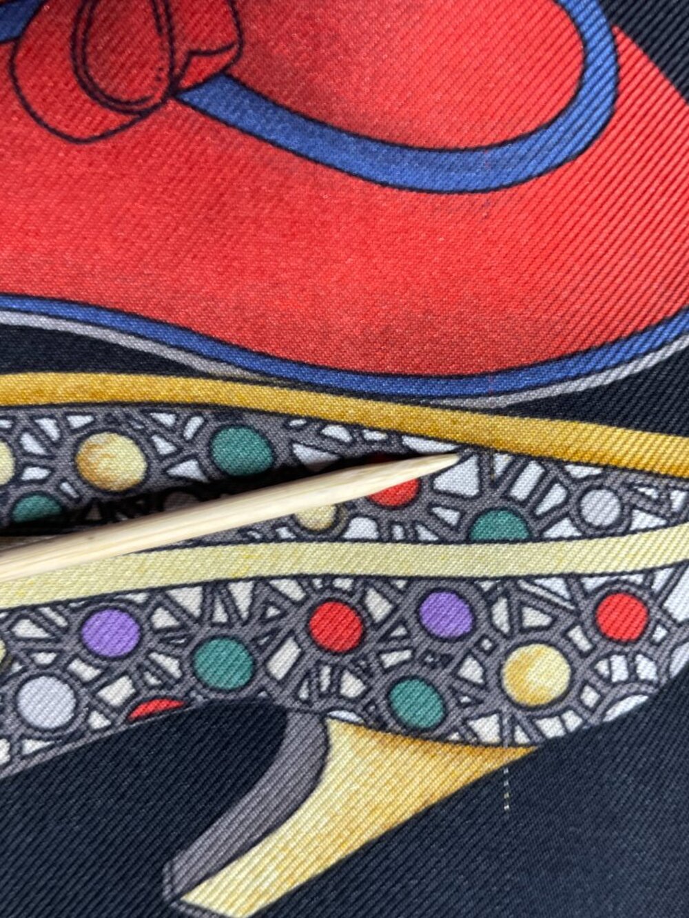 Vintage Salvatore Ferragamo Silk Scarf – Iconic Shoe Print - Picture 15 of 16